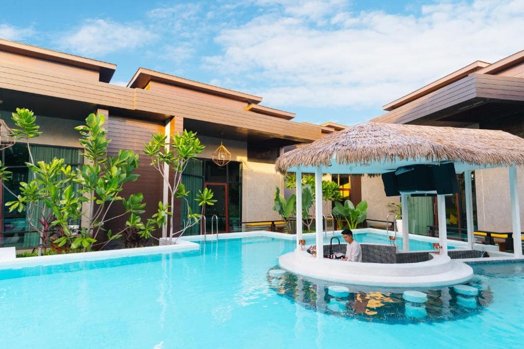 pool villa พัทยา ติดทะเล