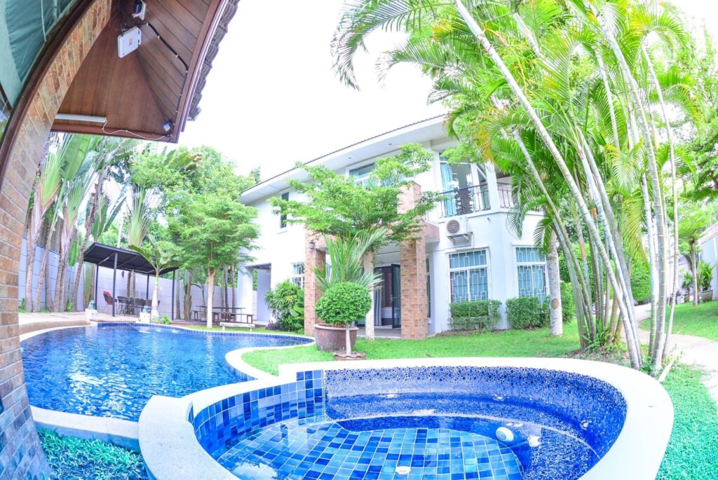 pool villa พัทยา 20 คน