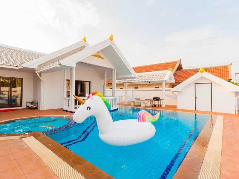 pool villa พัทยา 10 คน